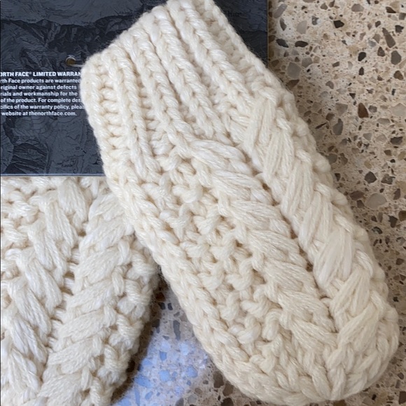 The north face baby  cable minna mitt - Picture 3 of 8